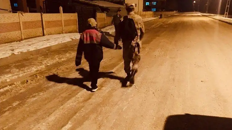 Kayıp Çocuk Evinden 5 Kilometre Uzakta Bulundu