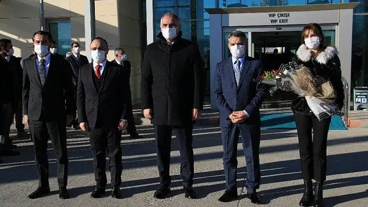 Kültür ve Turizm Bakanı Ersoy Elazığ'dan Tunceli'ye geçti