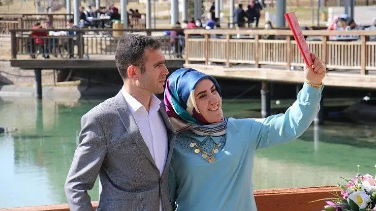 Normalleşme sürecinin ilk gününde çiftlerin nikah sevinci