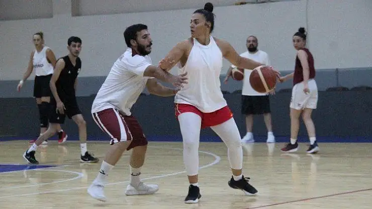 (Özel haber) Elazığ İl Özel İdare Kadın Basketbol Takımı hazırlıklara başladı