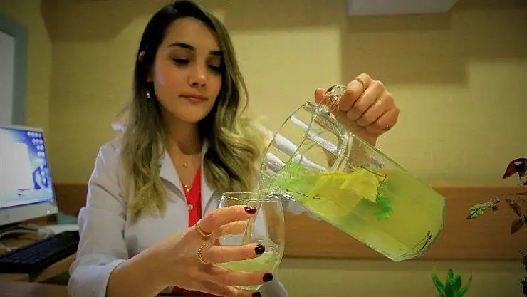 Uzmanından sağlıklı yaz içeceği tarifi, soğuk ve doğal yeşil çay