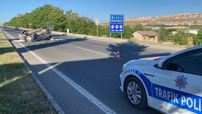 Beton mikseri karşı şeride geçerek ters döndü: 4 yaralı