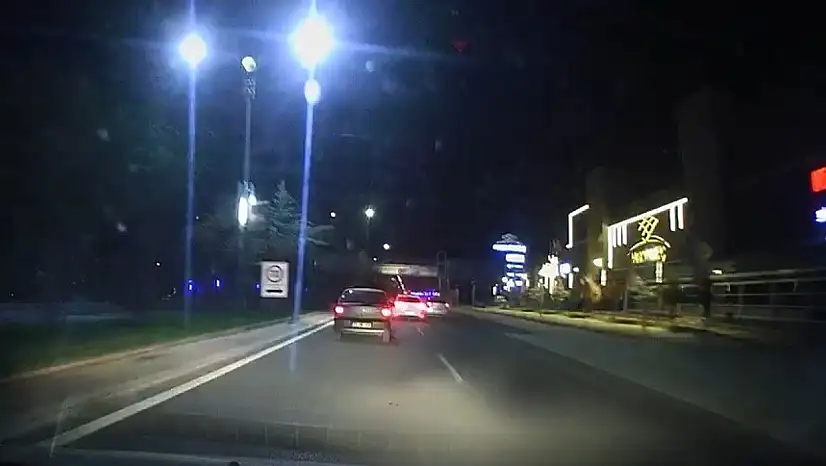 Elazığ'da makas atan sürücü kameralara yansıdı