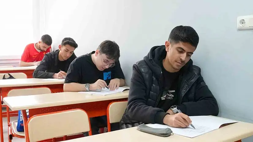 Elazığ'da öğrencilere ücretsiz deneme sınavı