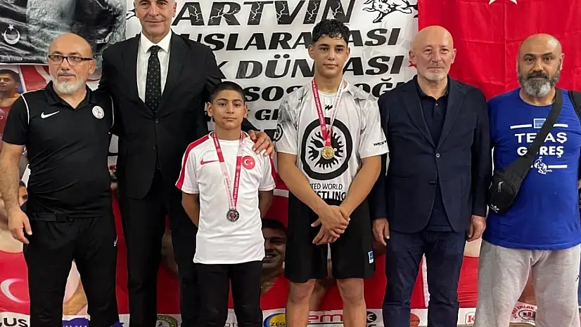 Elazığlı genç pehlivanlardan uluslararası başarı