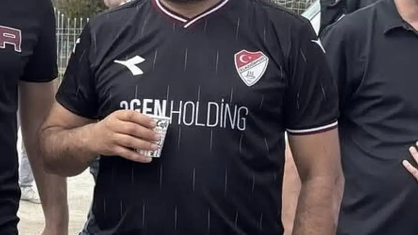 Elazığspor tribün lideri Biçer, platformdan düşüp belini kırdı