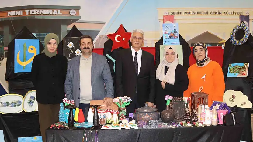 Elazığ'da kursiyerlerin el emekleri görücüye çıktı